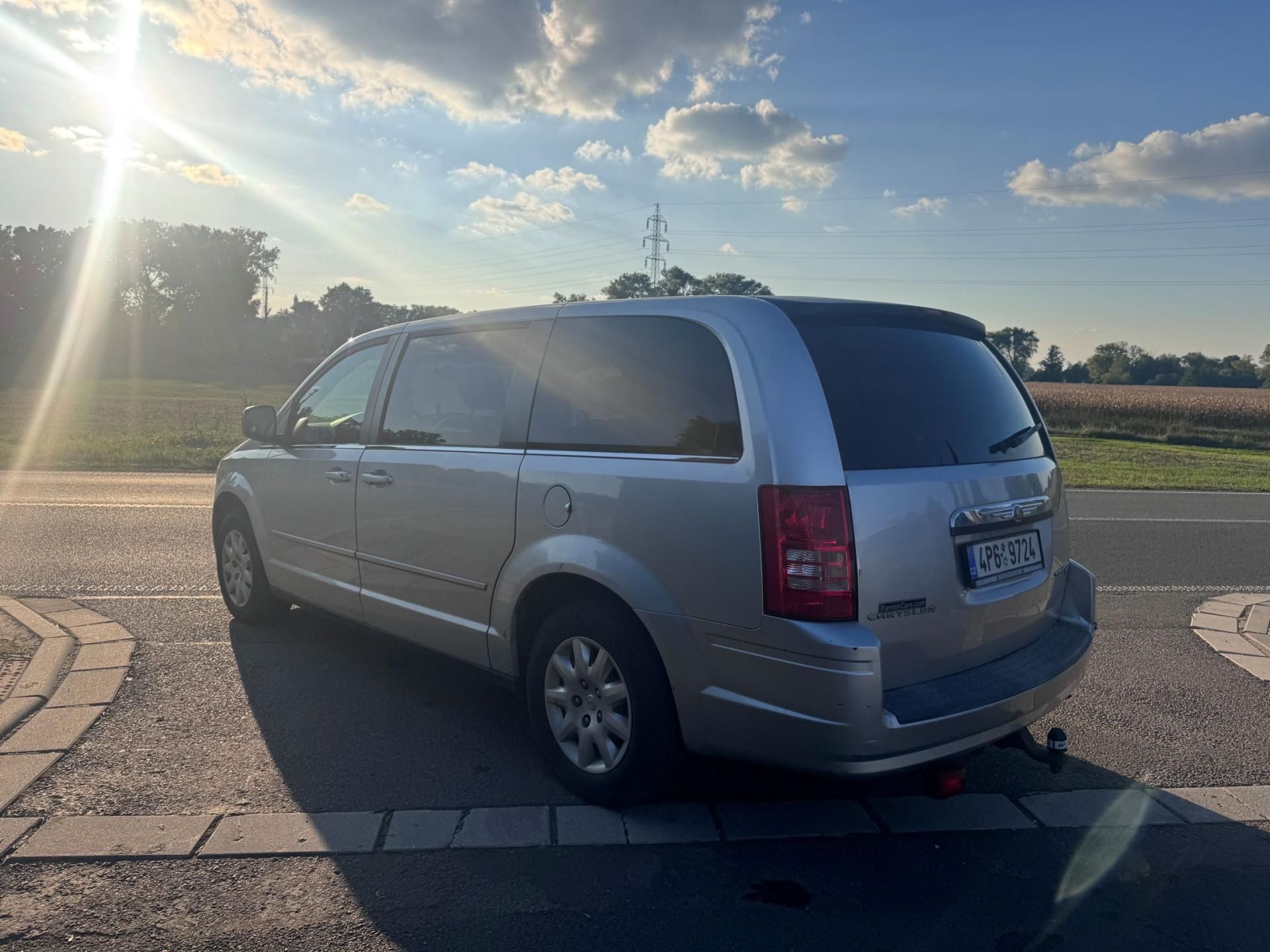 Chrysler Town & Country, 3,3 V6 RT 2009 - fotka 3