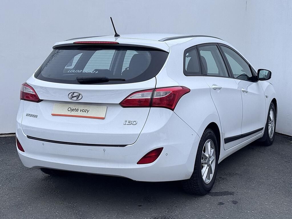 Hyundai i30, . 1.6 GDi 99 kW - fotka 2