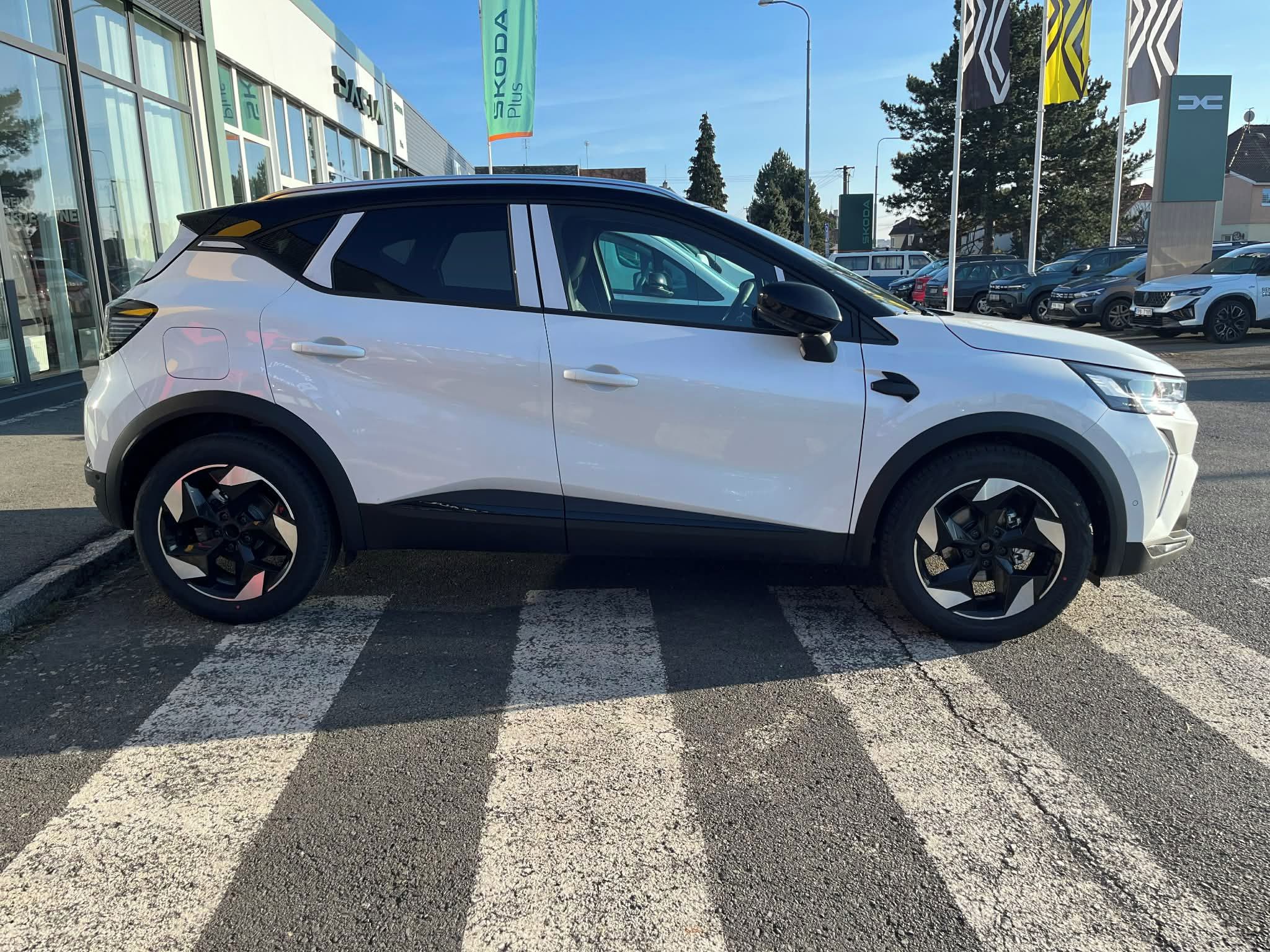 Renault Captur, techno mild hybrid 140 EDC - fotka 4