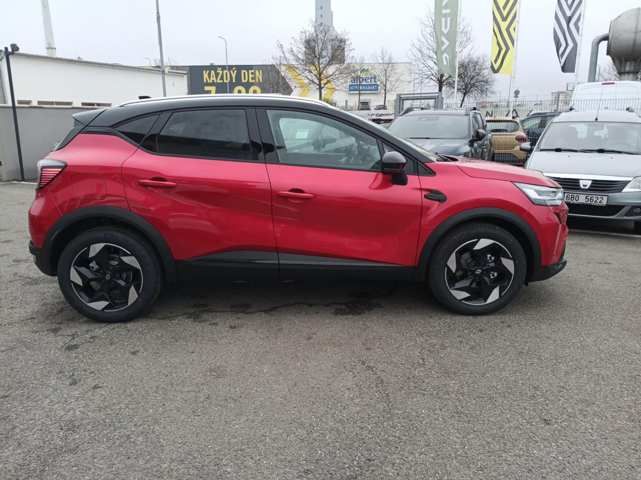 Renault Captur, techno mild hybrid 140 EDC - fotka 4