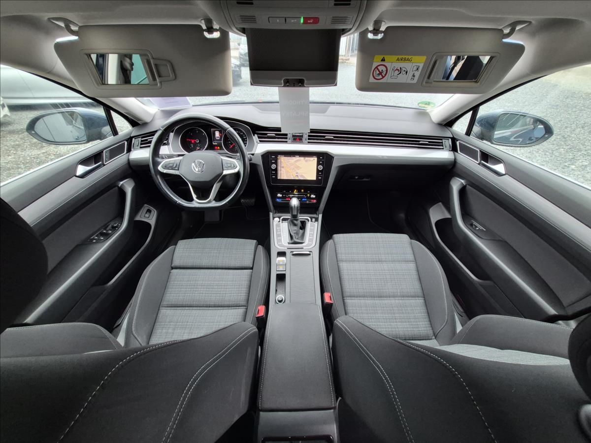 Volkswagen Passat, 2,0 TDI DSG ACC NAVI S.KNIHA - fotka 4
