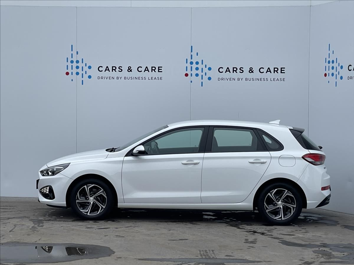 Hyundai i30, 1,5 CVVT Comfort PDC+AC - fotka 2