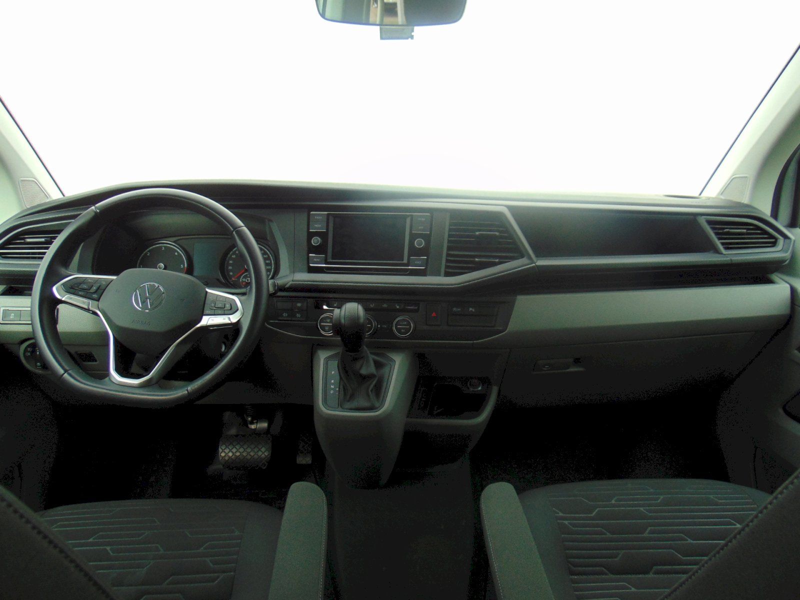 Volkswagen Caravelle, CARAVELLE 6.1 CL TDI 4MOT DSG - fotka 5