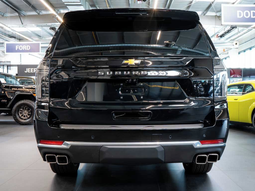 Chevrolet Suburban, 6.2 V8 High Country 24" alu - fotka 3
