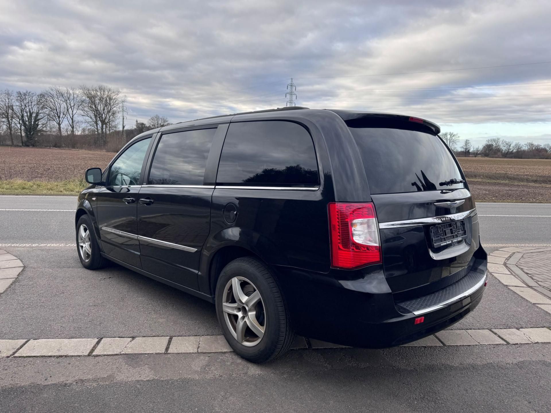 Chrysler Town & Country, 3,6 RT Penta DVD 2014 - fotka 3