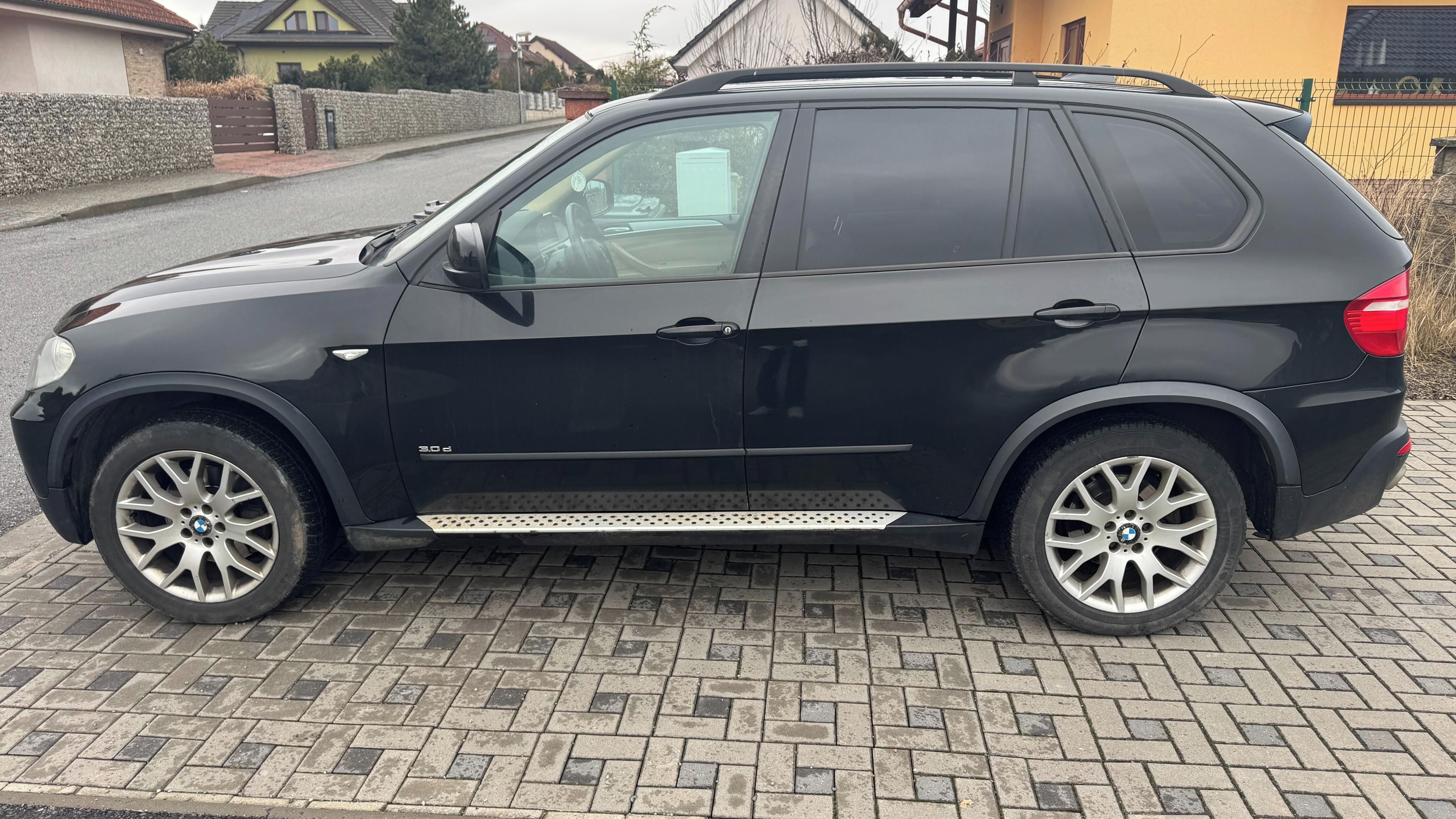 BMW X5, Nová STK - fotka 2