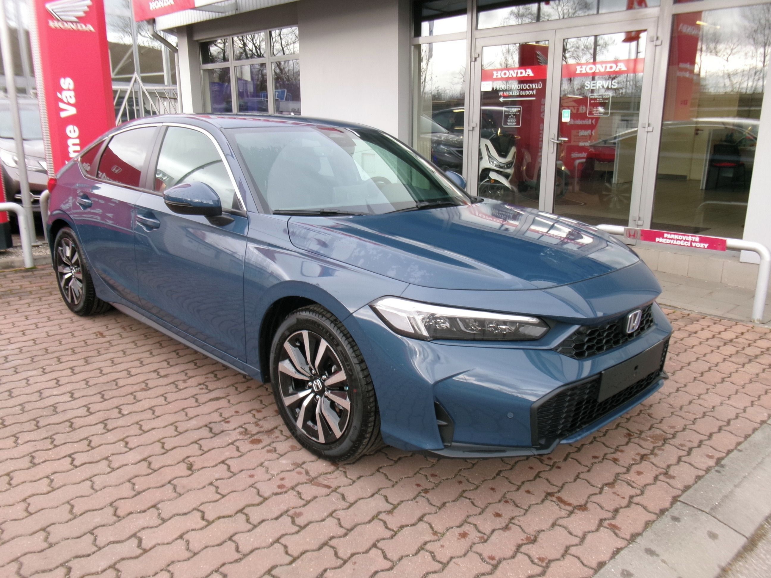 Honda Civic, 2.0e:HEV ELEGANCE PLUS 26 - fotka 5