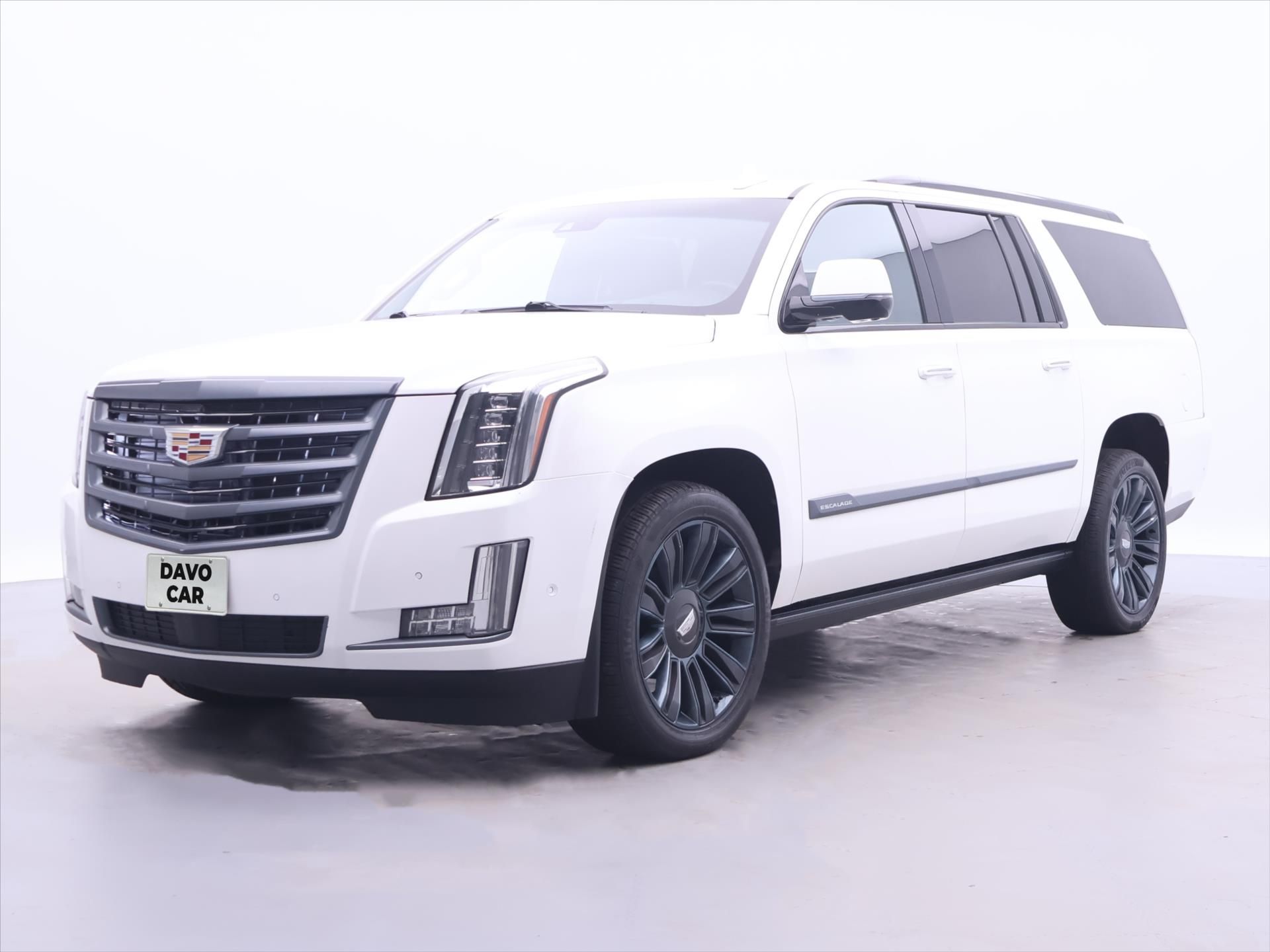 Cadillac Escalade, 6,2 L V8 313kW AWD Platinum - fotka 3