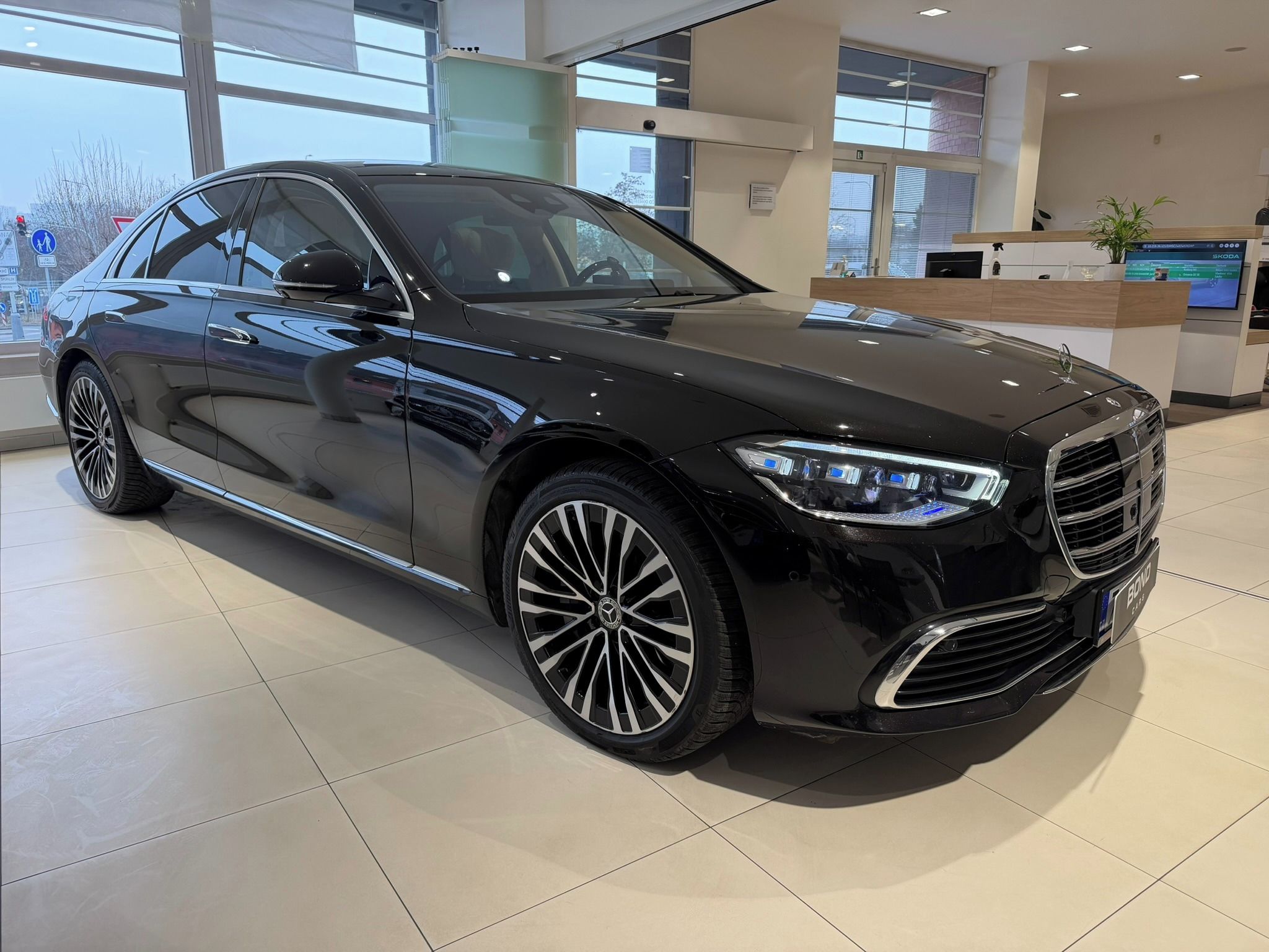 Mercedes-Benz Třídy S, 580 4M L/PANO/BURM/SOFT/DIGI - fotka 2