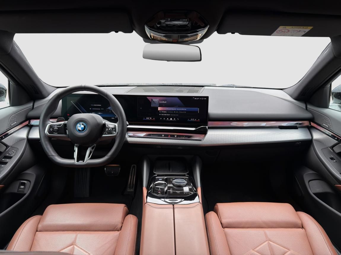 BMW i5, xDrive40 Touring - fotka 4
