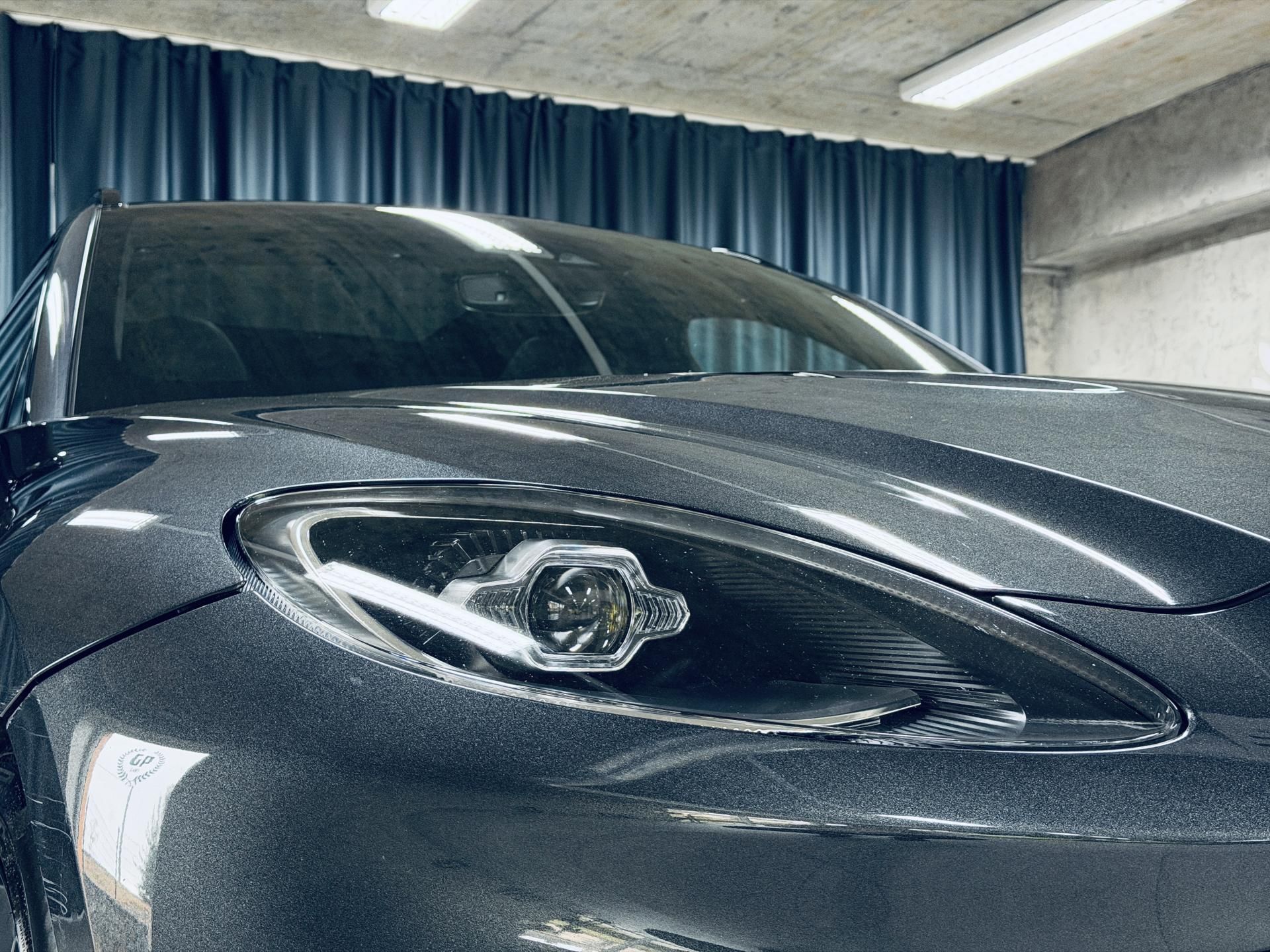 Aston Martin DBX, 550*AIR*XENON.GREY*TOP - fotka 4