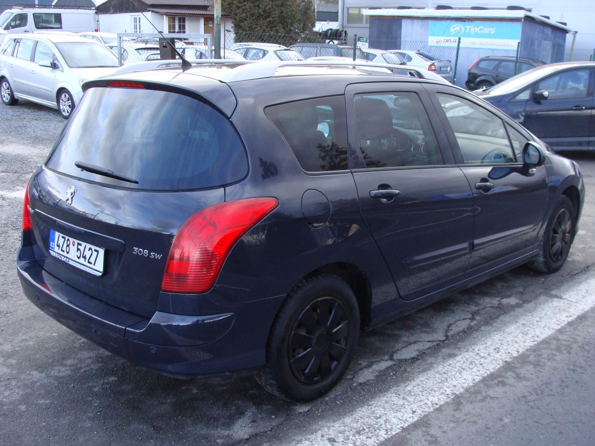 Peugeot 308, 1.6 HDi, 68 kW, panorama,klima - fotka 5