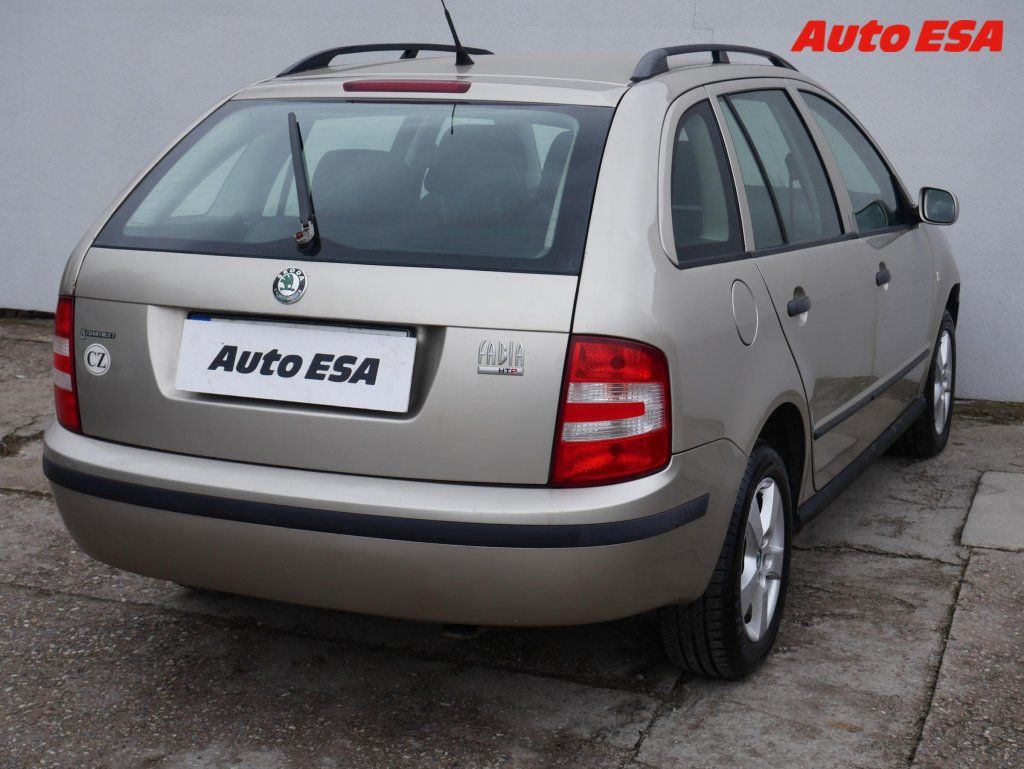 Škoda Fabia, 1.2 12V,ČR - fotka 6