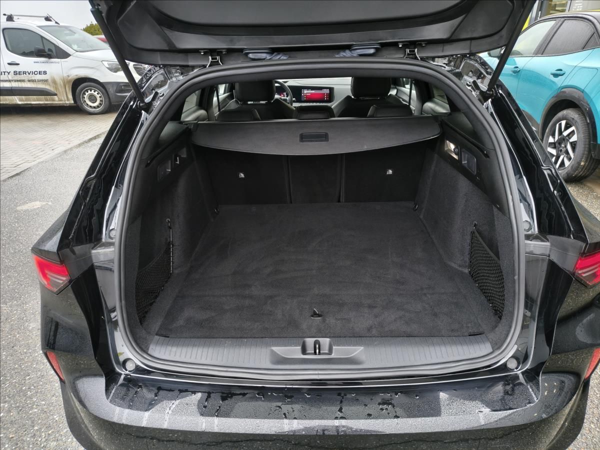 Opel Astra, 1,2   GS line 130K - fotka 6