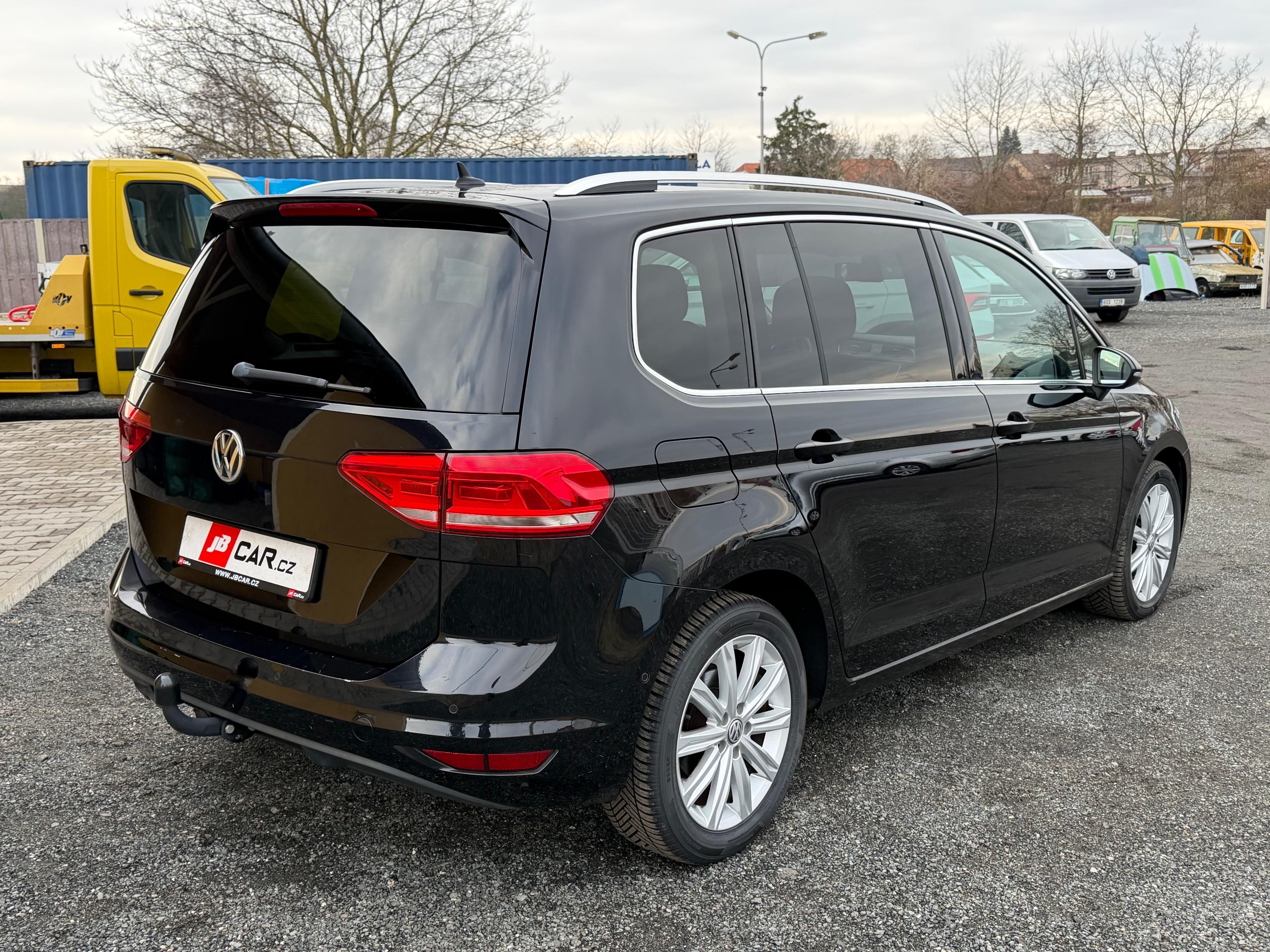 Volkswagen Touran, 2.0 TDI 110KW DSG HIGHLINE 7.M - fotka 2