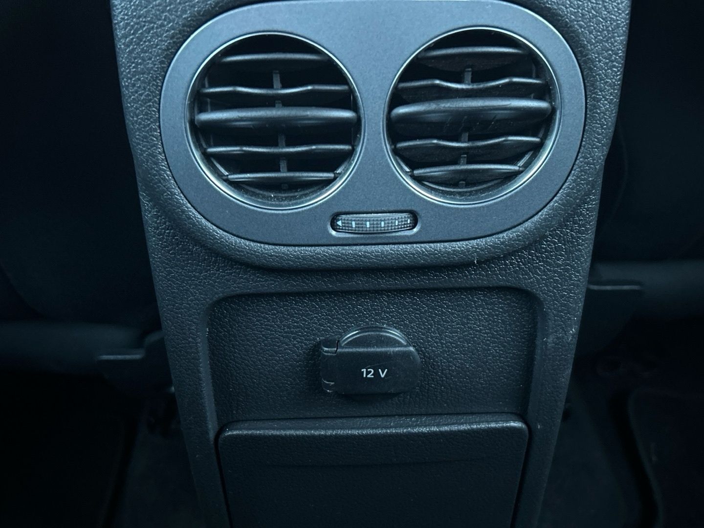 Volkswagen Tiguan, 1,4 TSI BMT SPORT Style - fotka 6