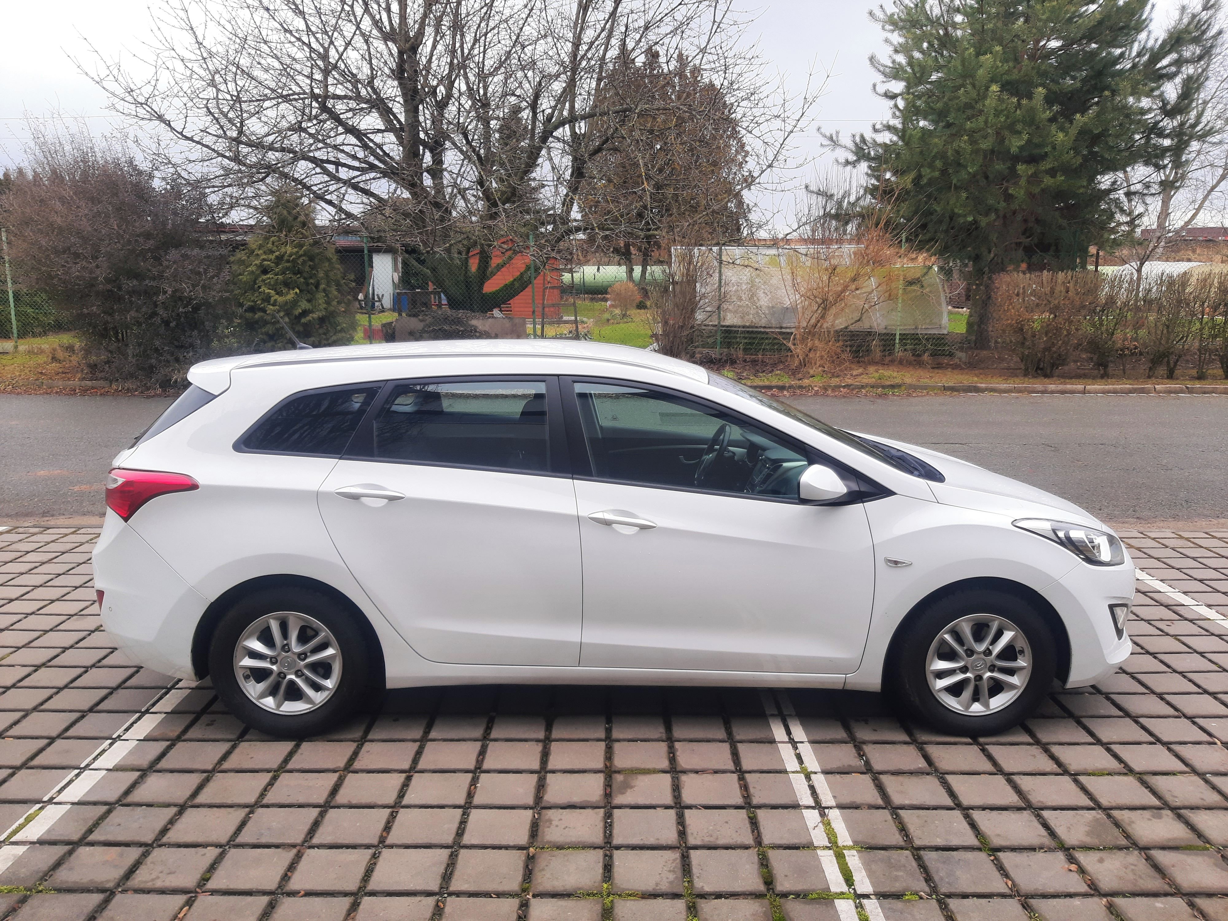 Hyundai i30, 1.6 CRDI 81KW COMBI, NOVÉ V ČR - fotka 6