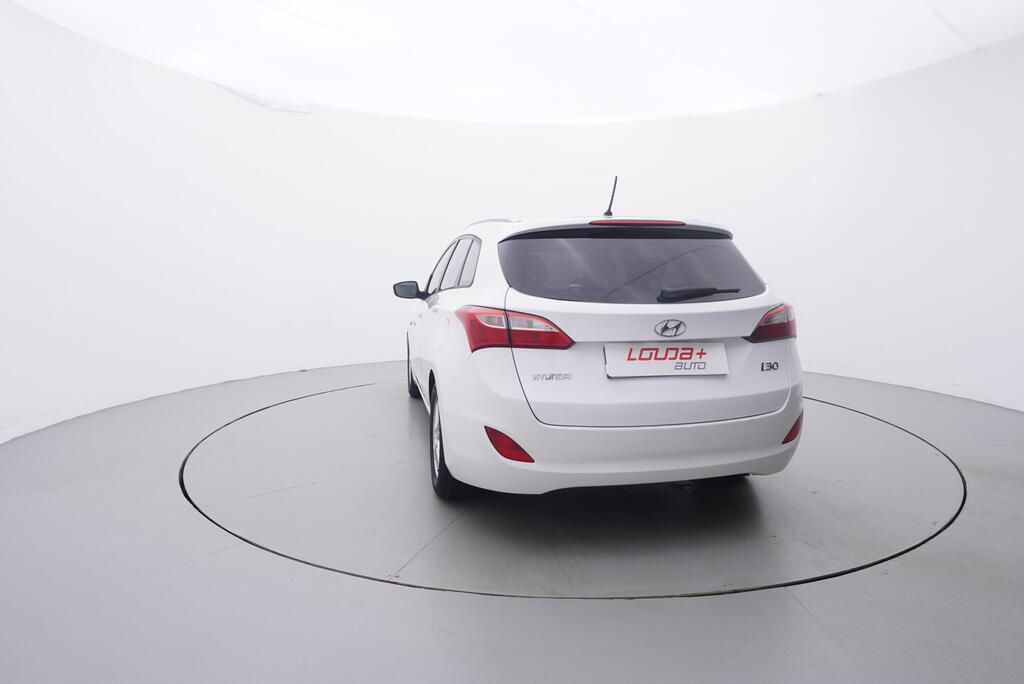 Hyundai i30, Trikolor 1.6 GDi 88 kW - fotka 4