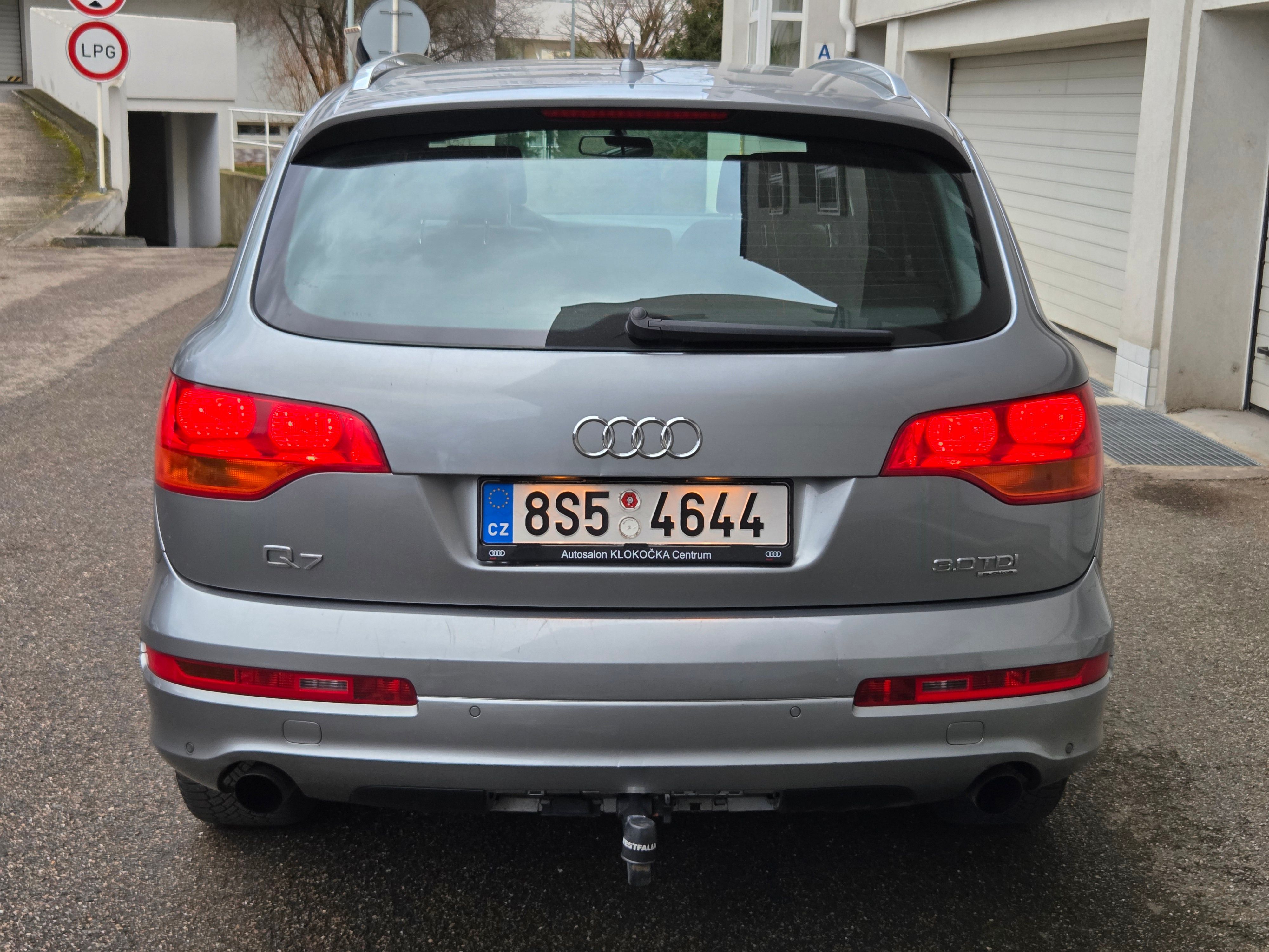 Audi Q7, 3.0TDI 171Kw ČR 1.maj Taž 3.5t - fotka 6