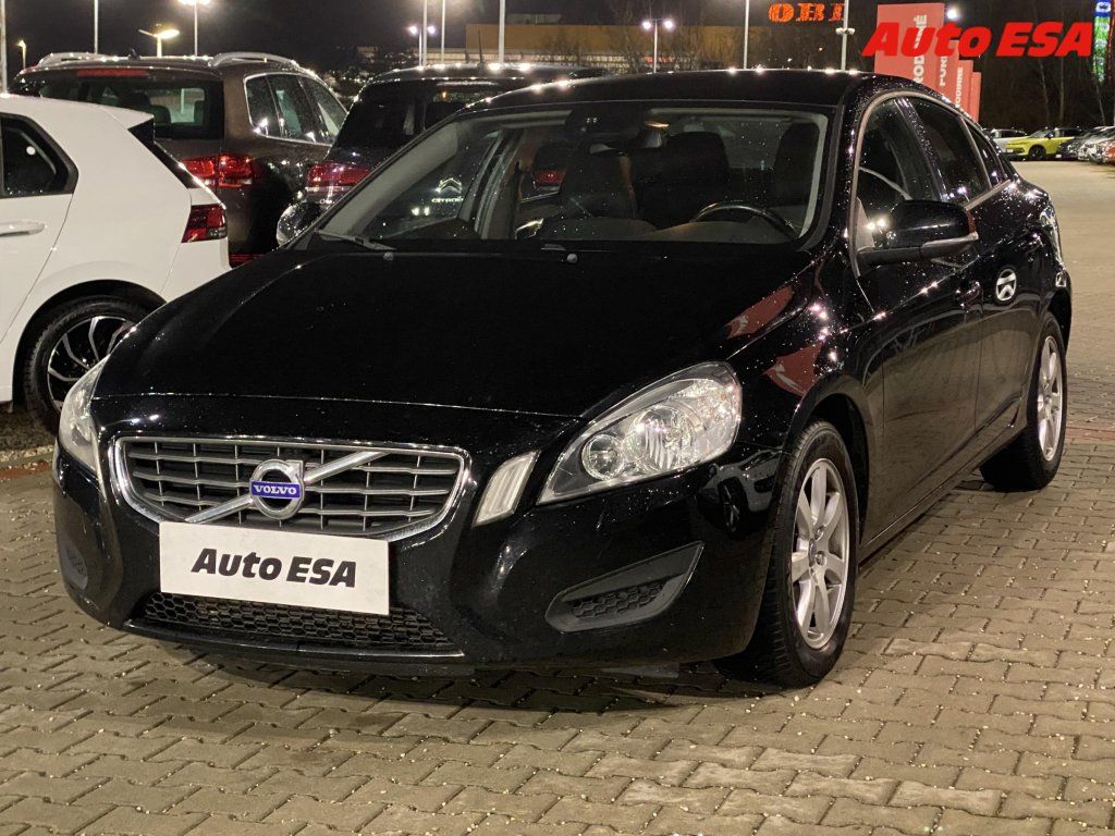 Volvo S60, 2.0 D3,Navi - fotka 3