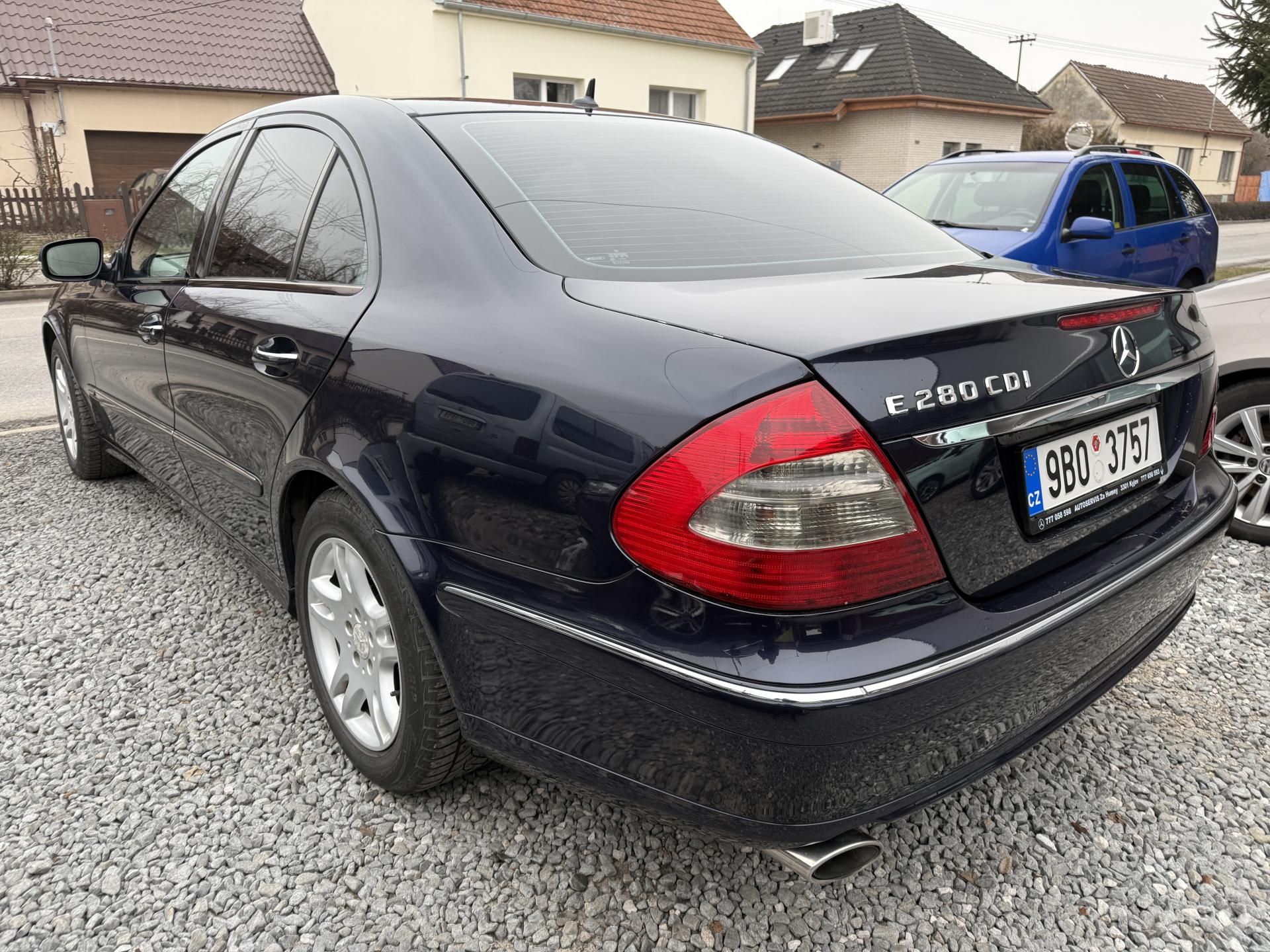 Mercedes-Benz Třídy E, E 280 CDI - fotka 3