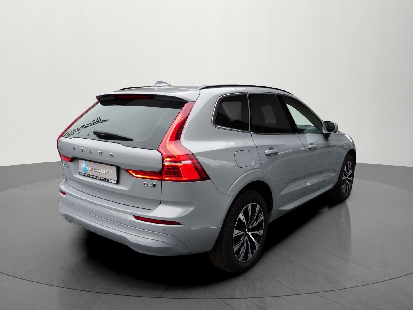 Volvo XC60, B4 145kW AWD LED Kamera DPH - fotka 4