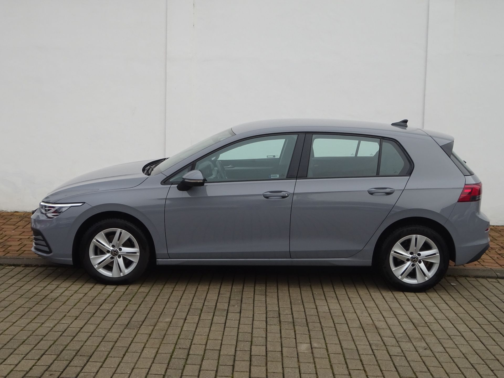 Volkswagen Golf, Life  1,0TSi /81kW - fotka 3
