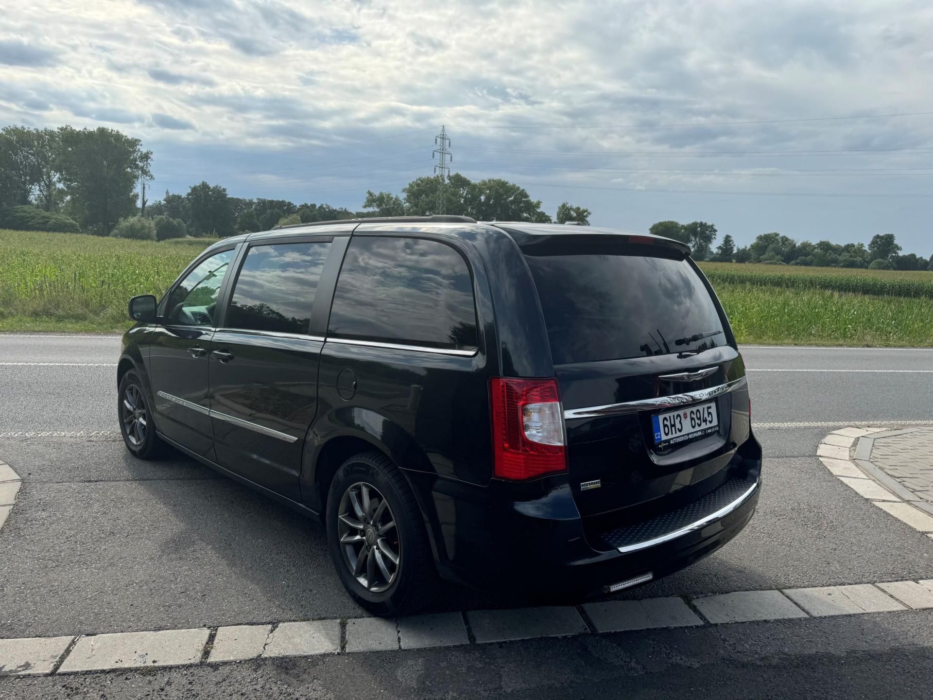 Chrysler Town & Country, 3.6 RT Stown DVD 2012 - fotka 3