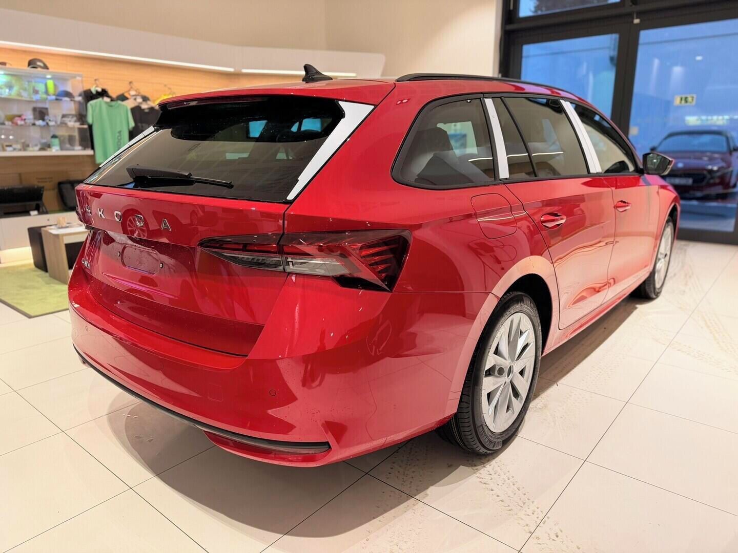 Škoda Octavia, Combi Classic 1.5 TSI 85 kW - fotka 4