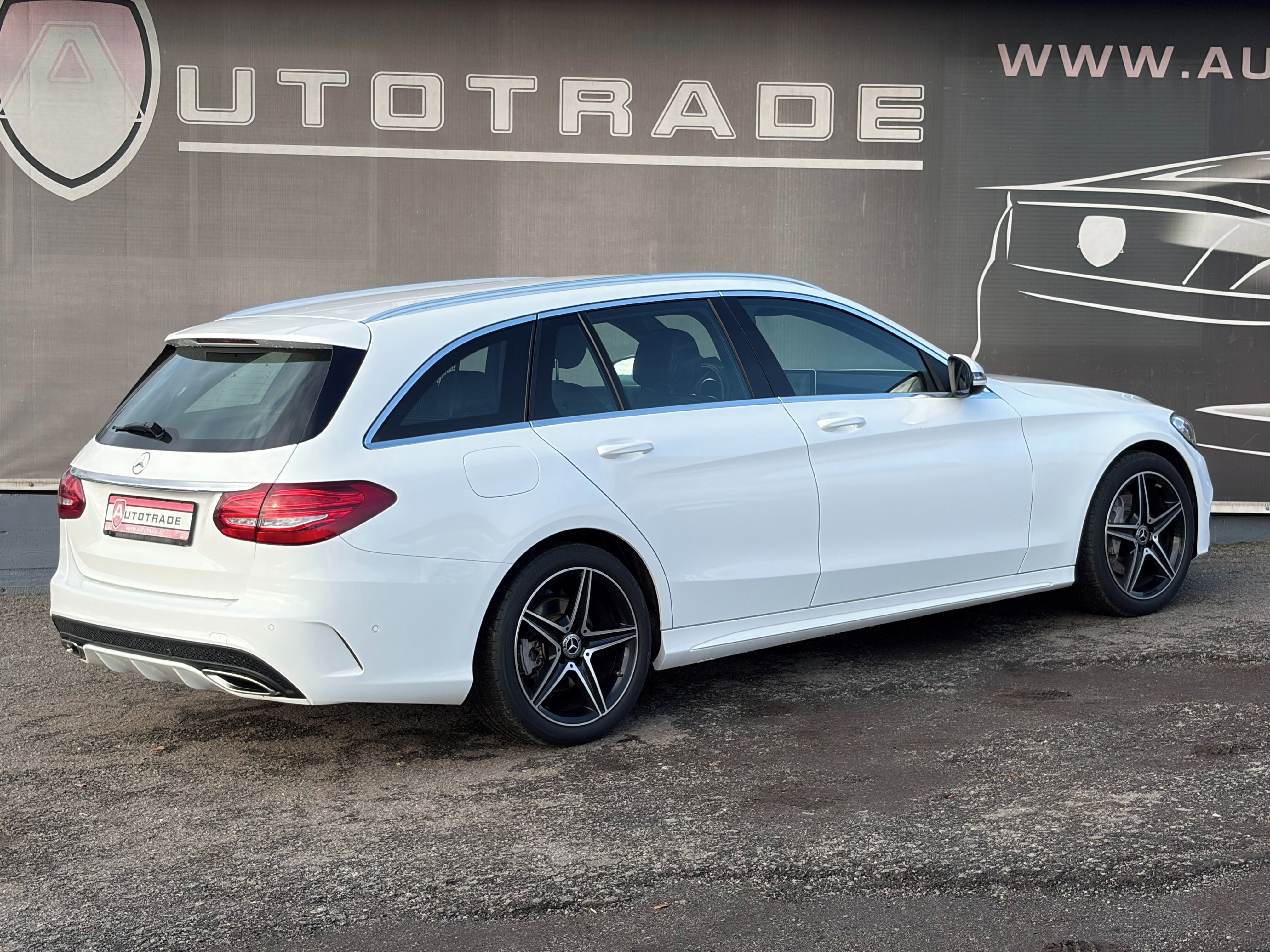 Mercedes-Benz Třídy C, 180 1.6 benzin 115kW, AMG Line - fotka 4