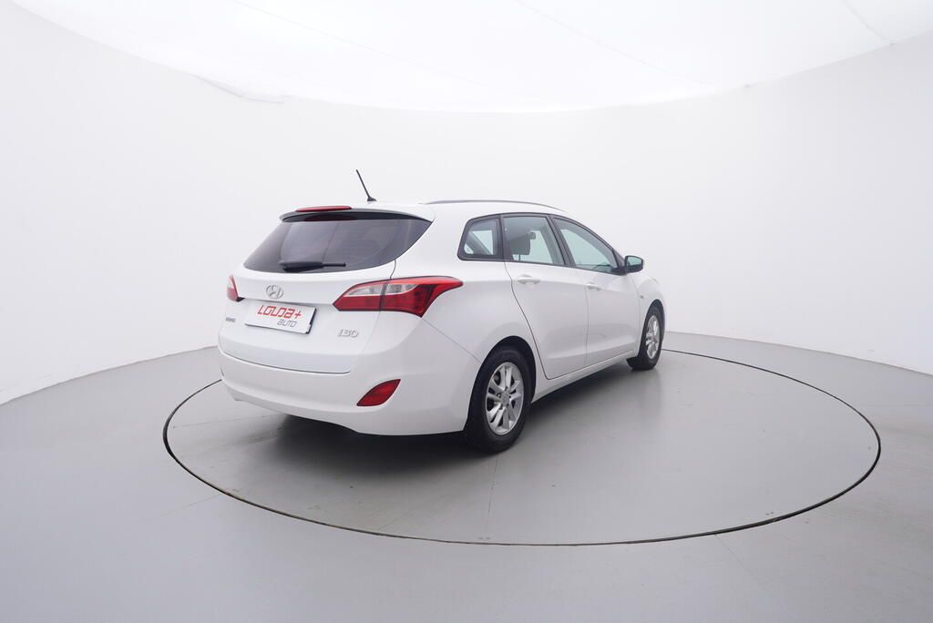 Hyundai i30, Trikolor 1.6 GDi 88 kW - fotka 5