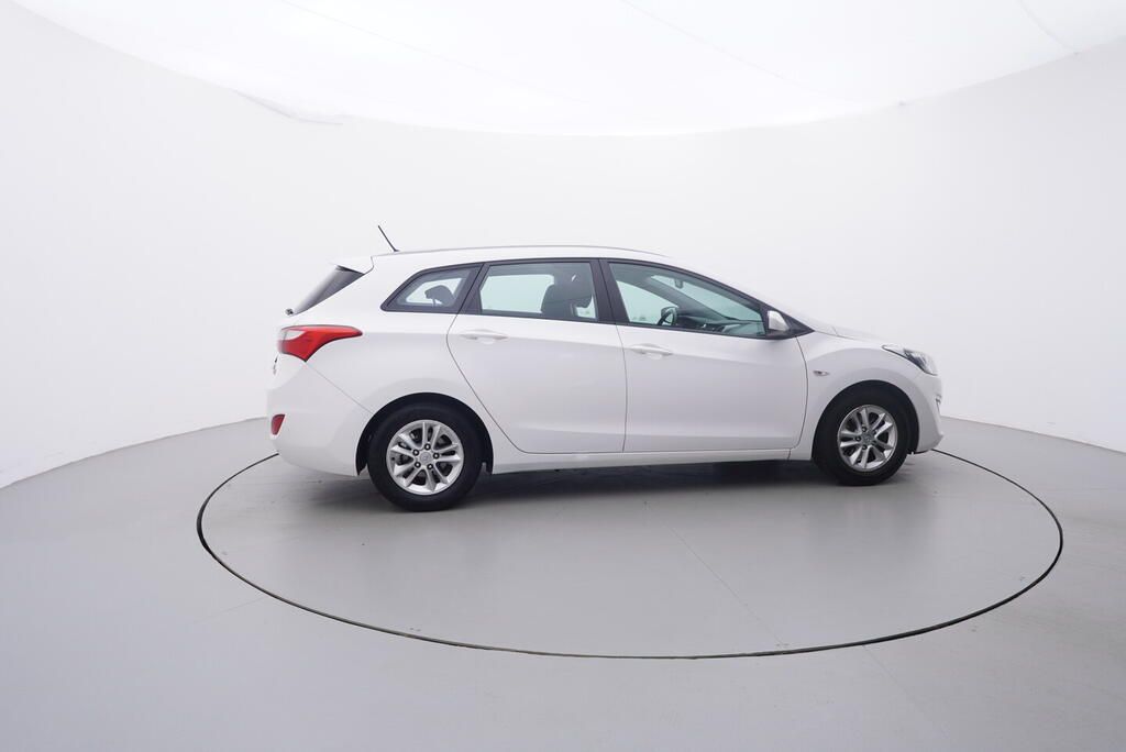 Hyundai i30, Trikolor 1.6 GDi 88 kW - fotka 6
