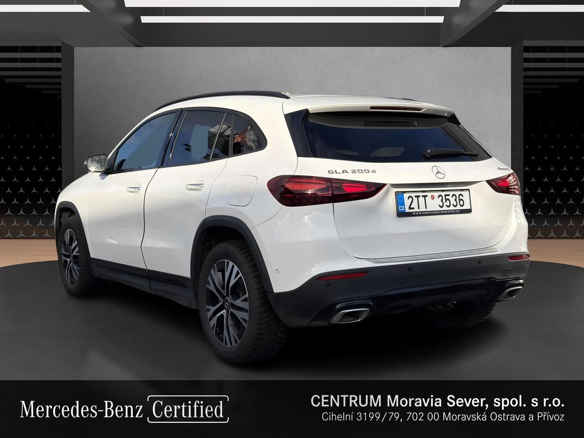 Mercedes-Benz GLA, 200 d 4MATIC - fotka 3