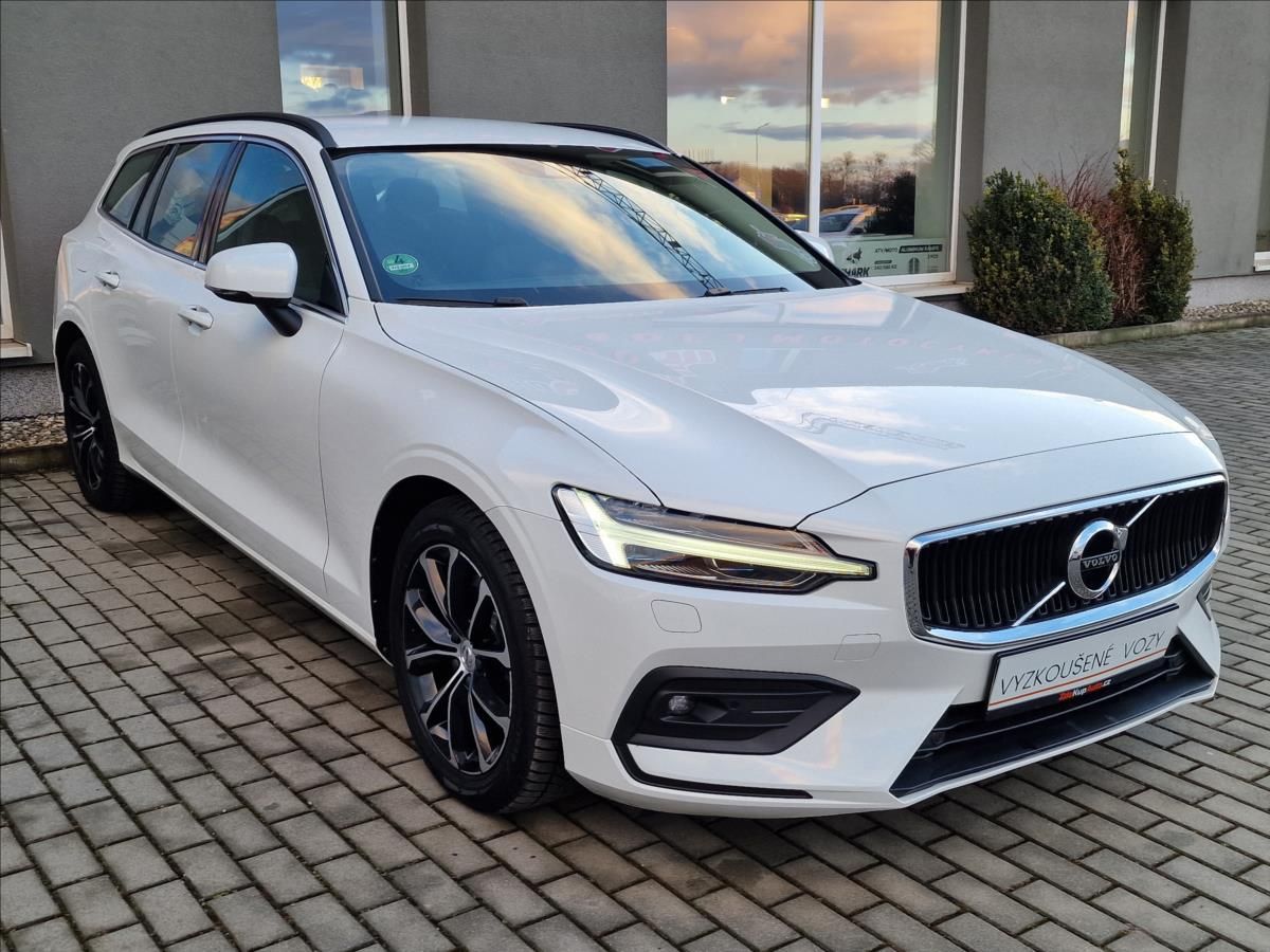 Volvo V60, B4 FWD Momentum Pro,ČR,1.Maj. - fotka 3