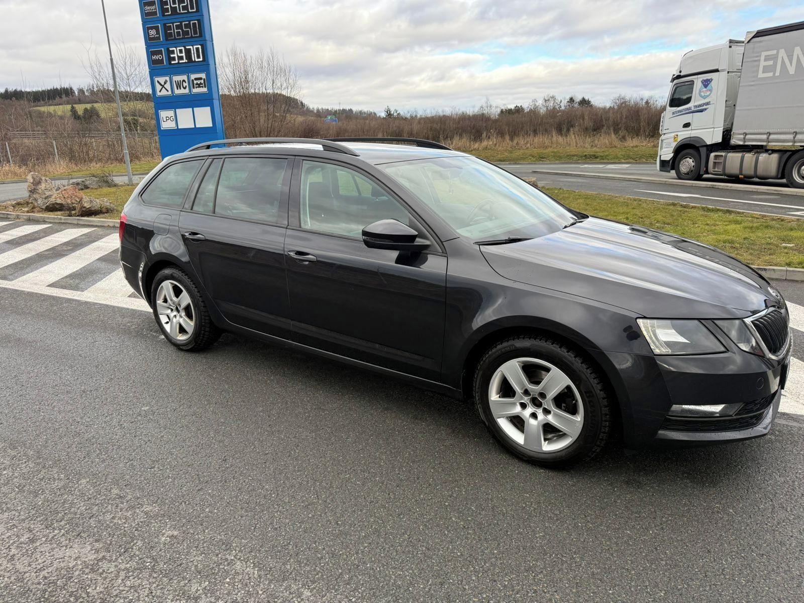 Škoda Octavia, 1,6 TDI automat - fotka 2