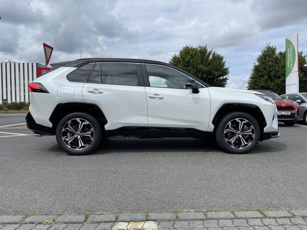Toyota Rav4, 2.5 Plug-in Hybrid Selection - fotka 2