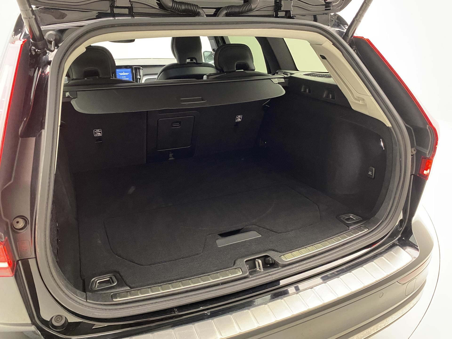 Volvo V60, T6 AWD RECHARGE CORE AUT - fotka 6