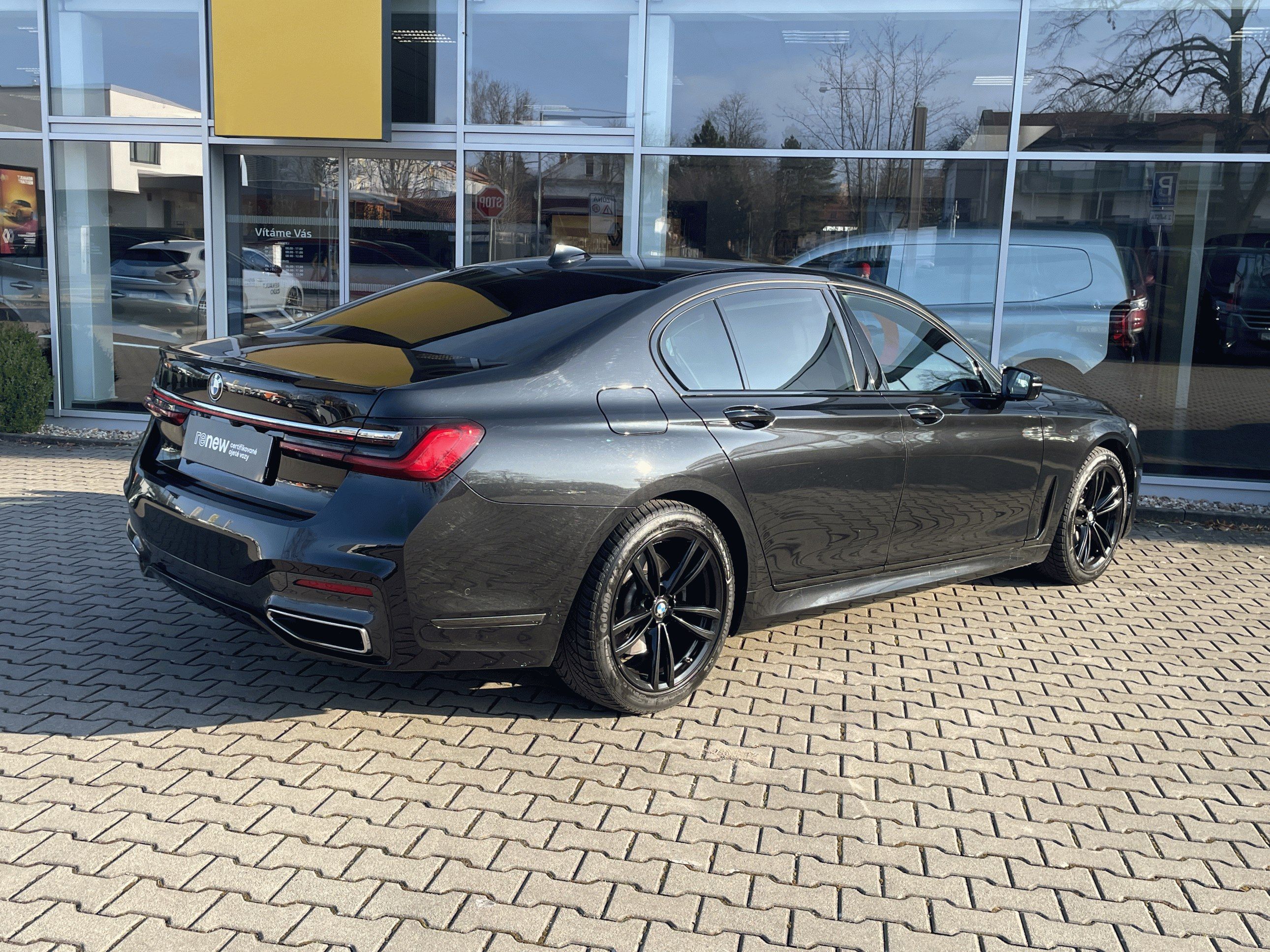 BMW Řada 7, 740d xDrive 250 kW - fotka 2