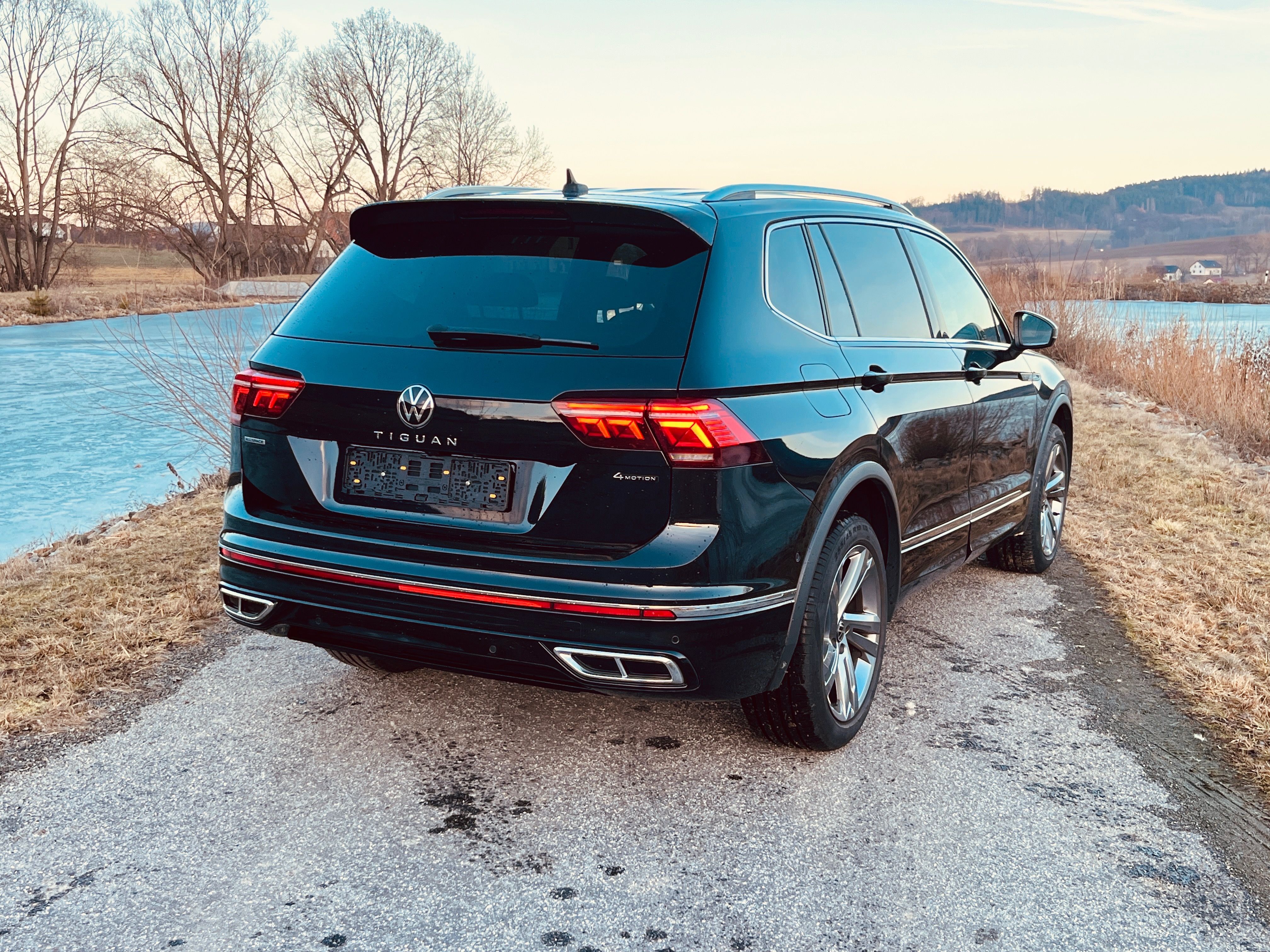 Volkswagen Tiguan, Allspace R-Line 2.0 TSi 4x4 - fotka 5