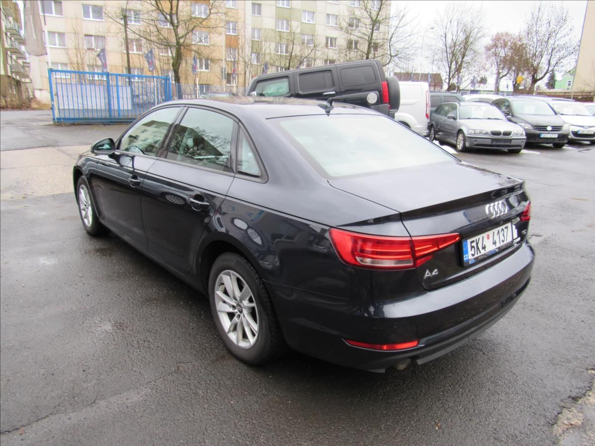 Audi A4, 2,0 TDI 110kW Sedan - fotka 4