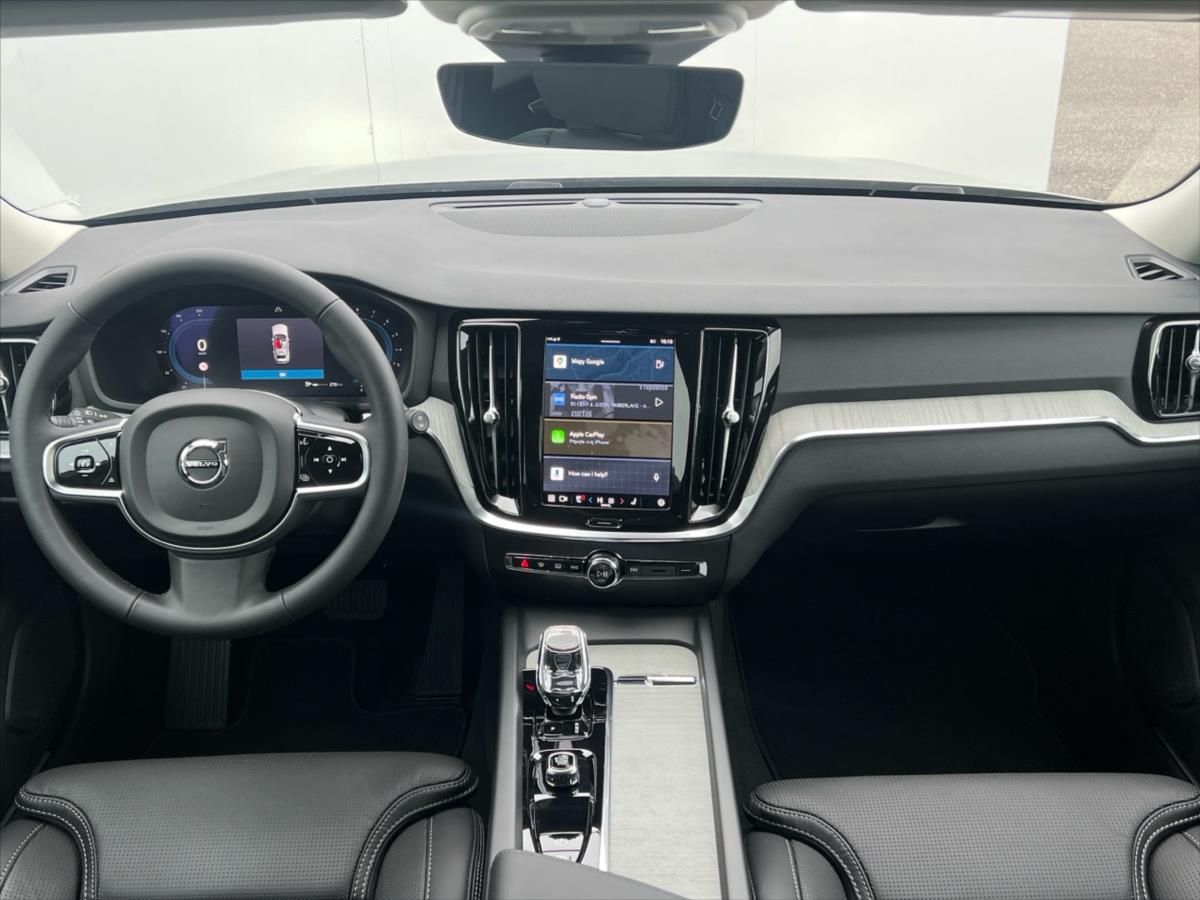 Volvo V60, 2,0 FWD PLUS DARK 145kW  B4 - fotka 5