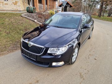 2 1,4 TSI, 92 KW xenony, vyhř.