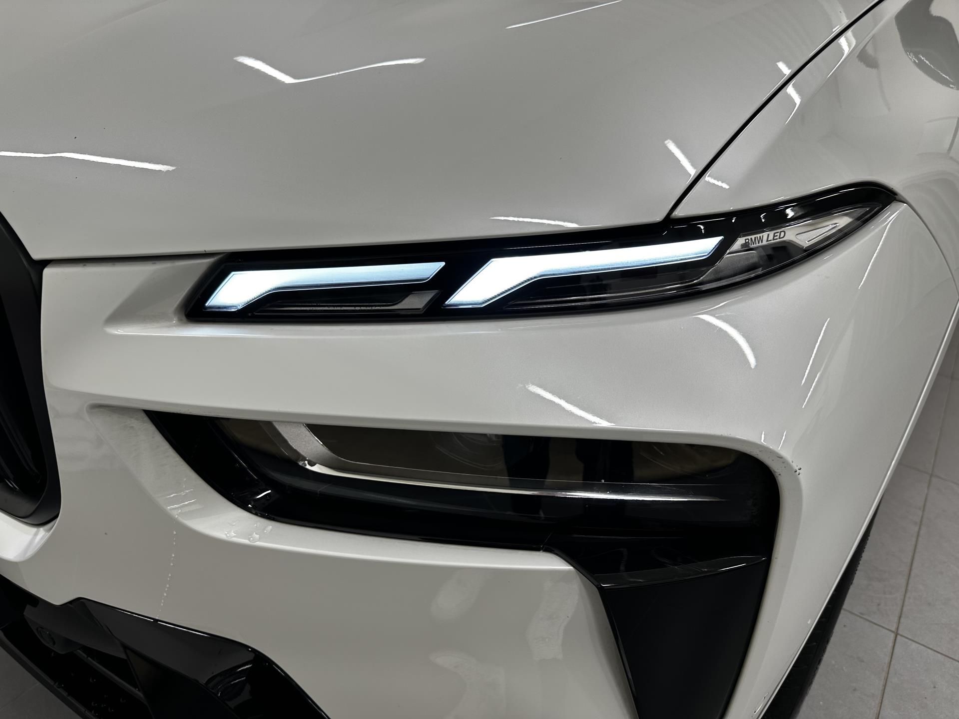 BMW X7, X7 M60i xDrive - fotka 6