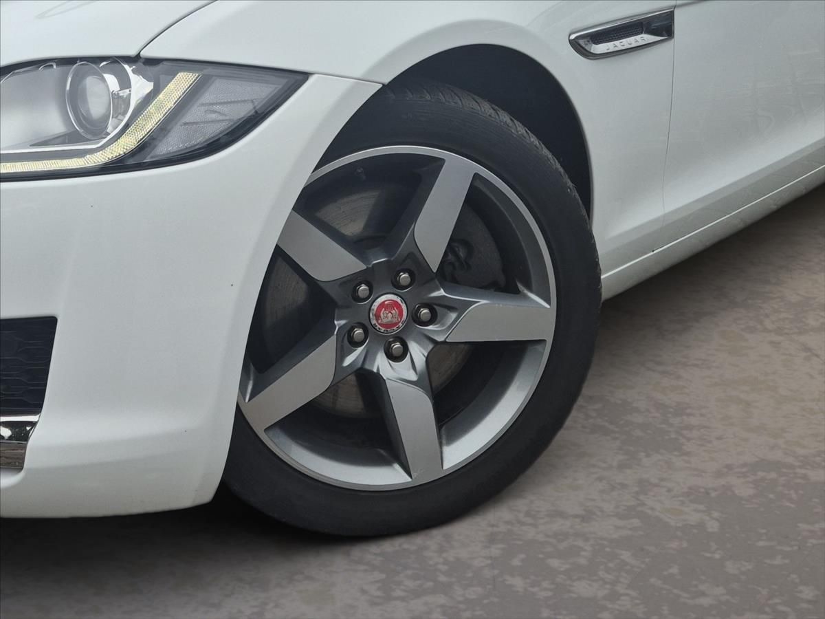 Jaguar XF, 3,0 30d R-SPORT - fotka 6