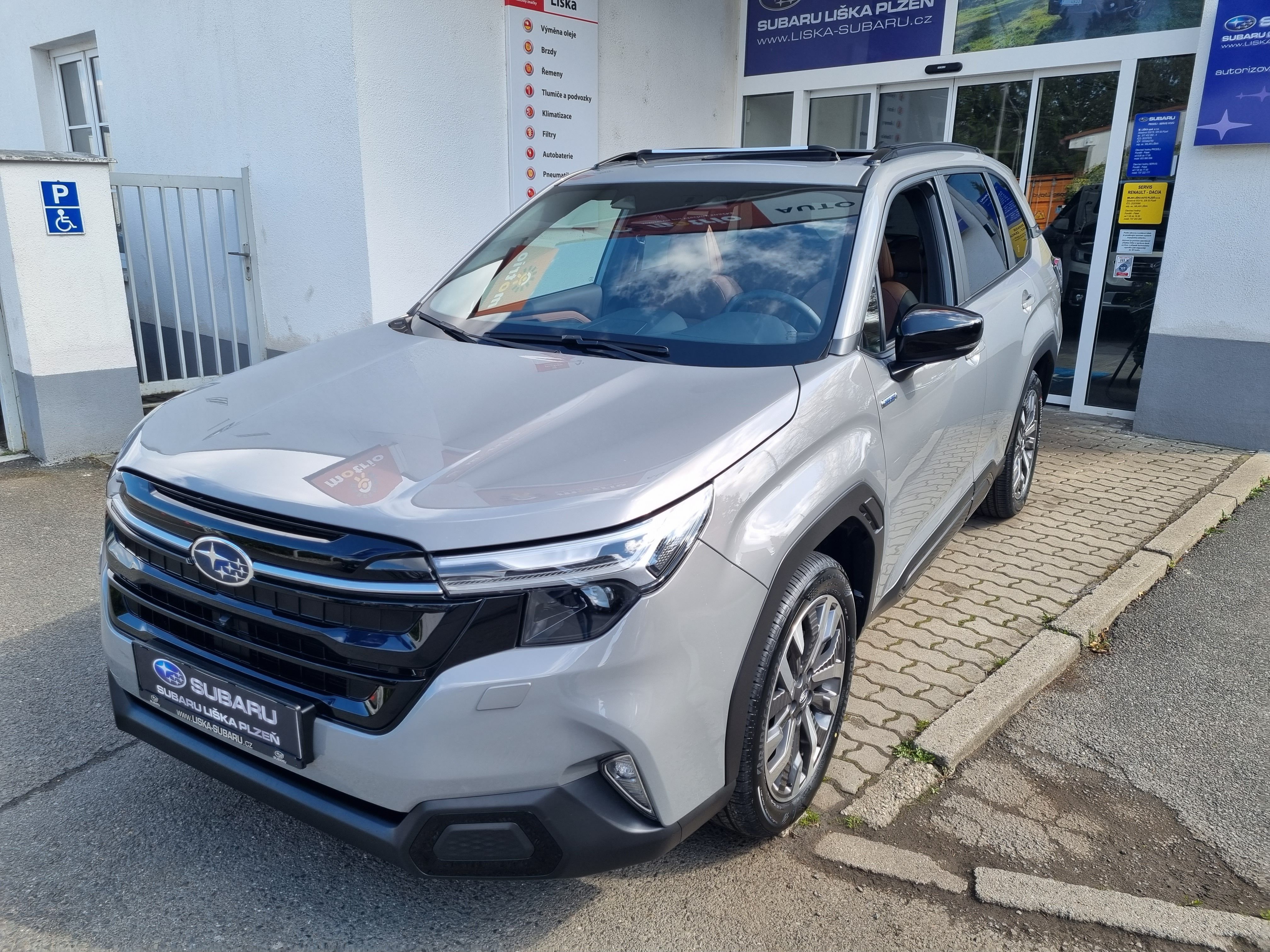 Subaru Forester, 2,0i CVT Touring + zimní kola - fotka 5