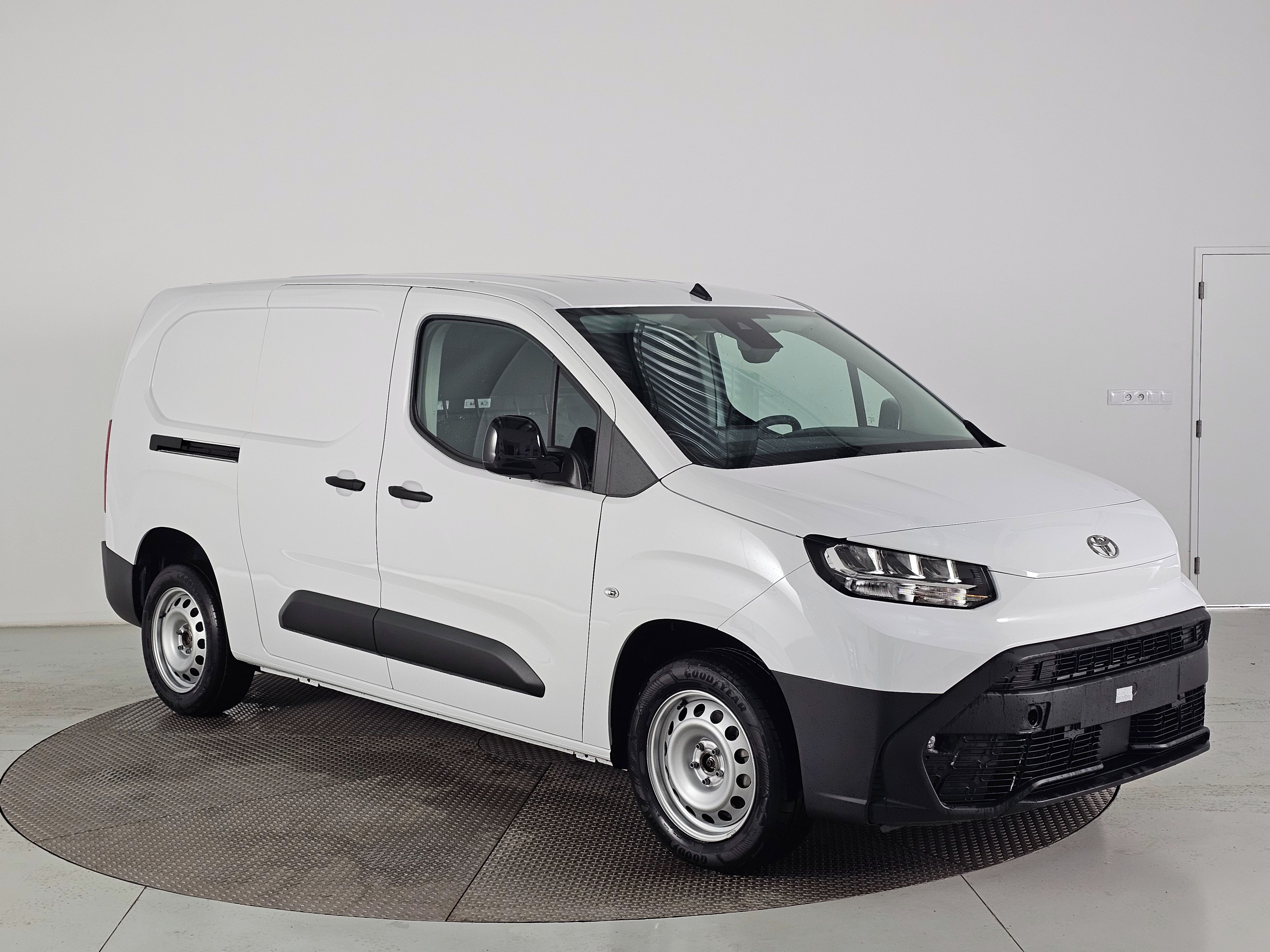 Toyota Proace City, VAN Long 1.5D 6MT 130k Active - fotka 2