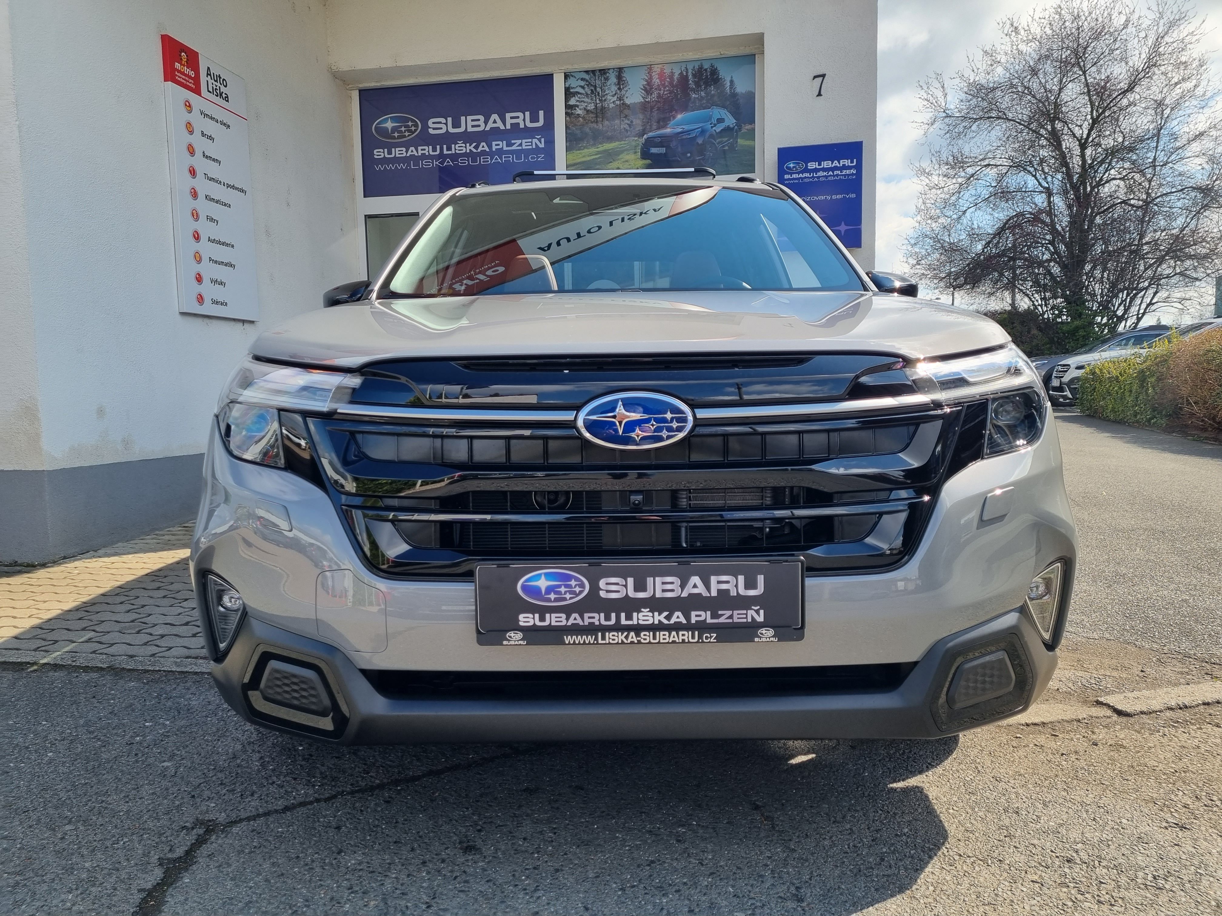 Subaru Forester, 2,0i CVT Touring + zimní kola - fotka 5