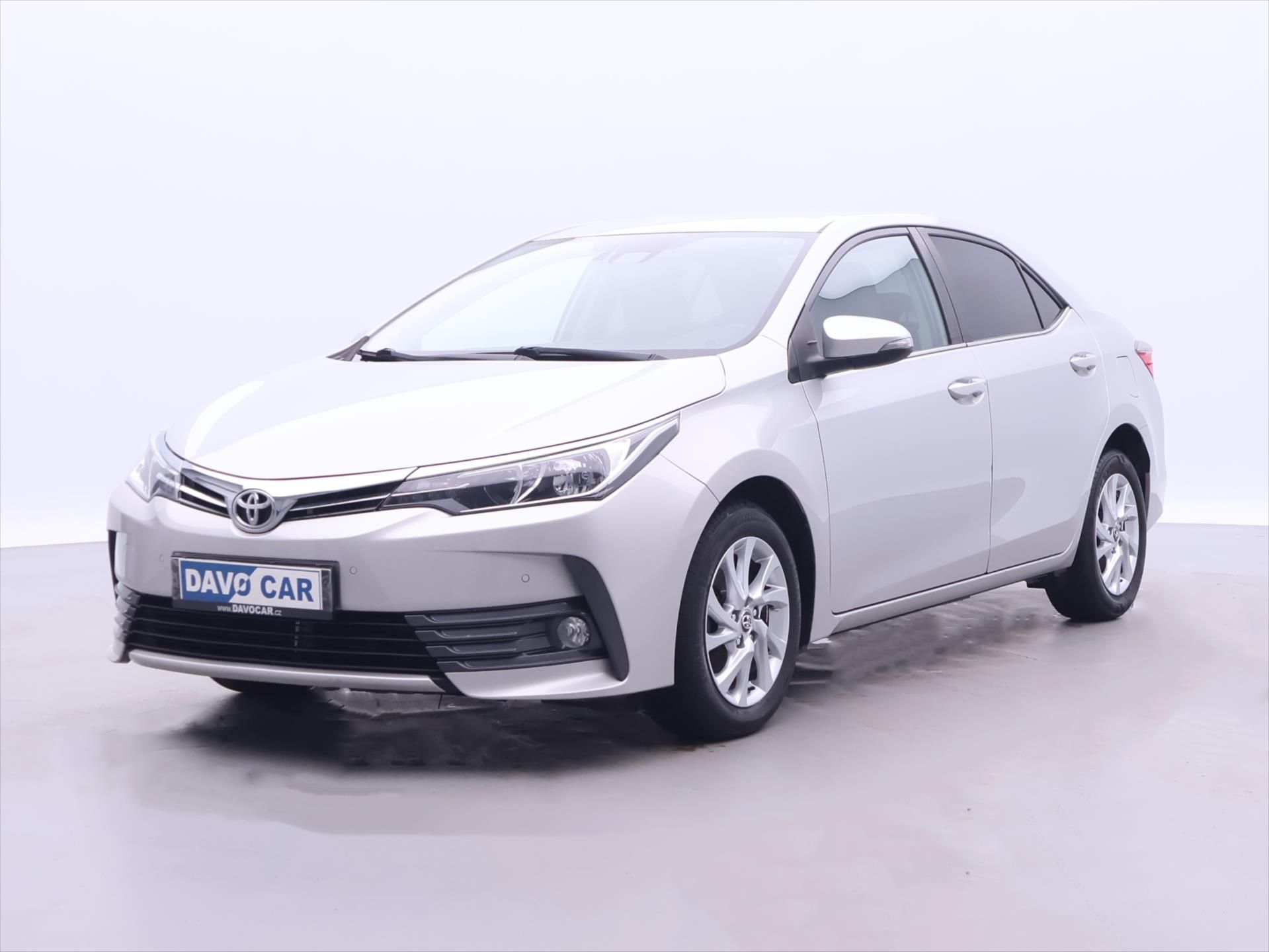 Toyota Corolla, 1,6 VVT-i 97kW 1.Maj CZ Serv.k - fotka 3