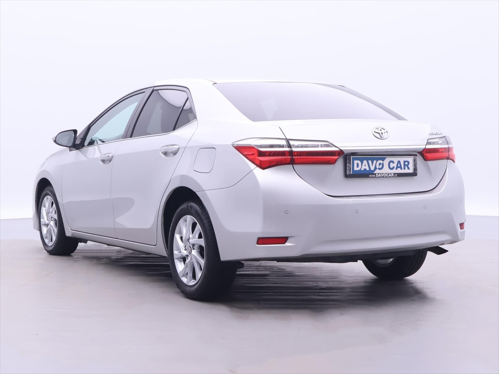 Toyota Corolla, 1,6 VVT-i 97kW 1.Maj CZ Serv.k - fotka 5