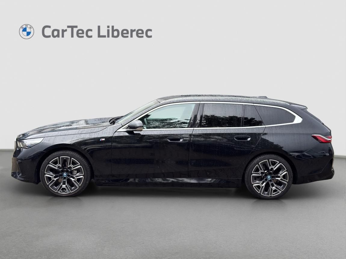 BMW i5, xDrive40 Touring - fotka 6